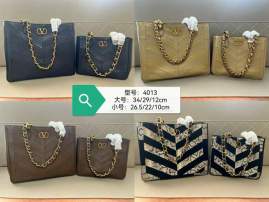 Picture of Givenchy Handbags _SKUfw240169953fw